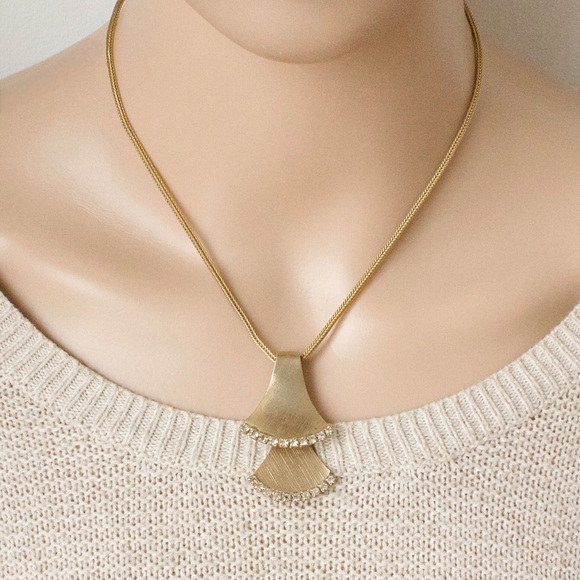 Vintage Hobé Pendant Necklace Gold Tone Double Fan Shape with Rhinestone Rare - Picture 7 of 7